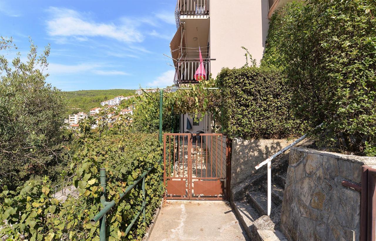 Apartment Near The Sea 650 Rabac Exterior photo