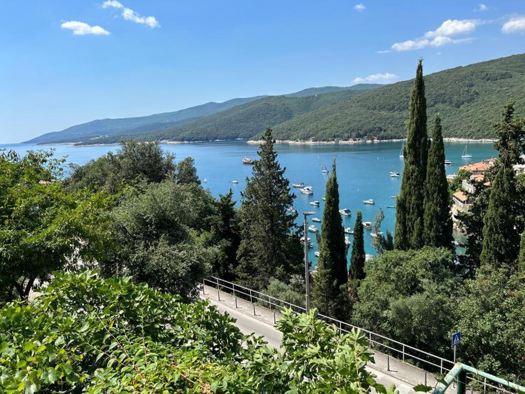 Apartment Near The Sea 650 Rabac Exterior photo